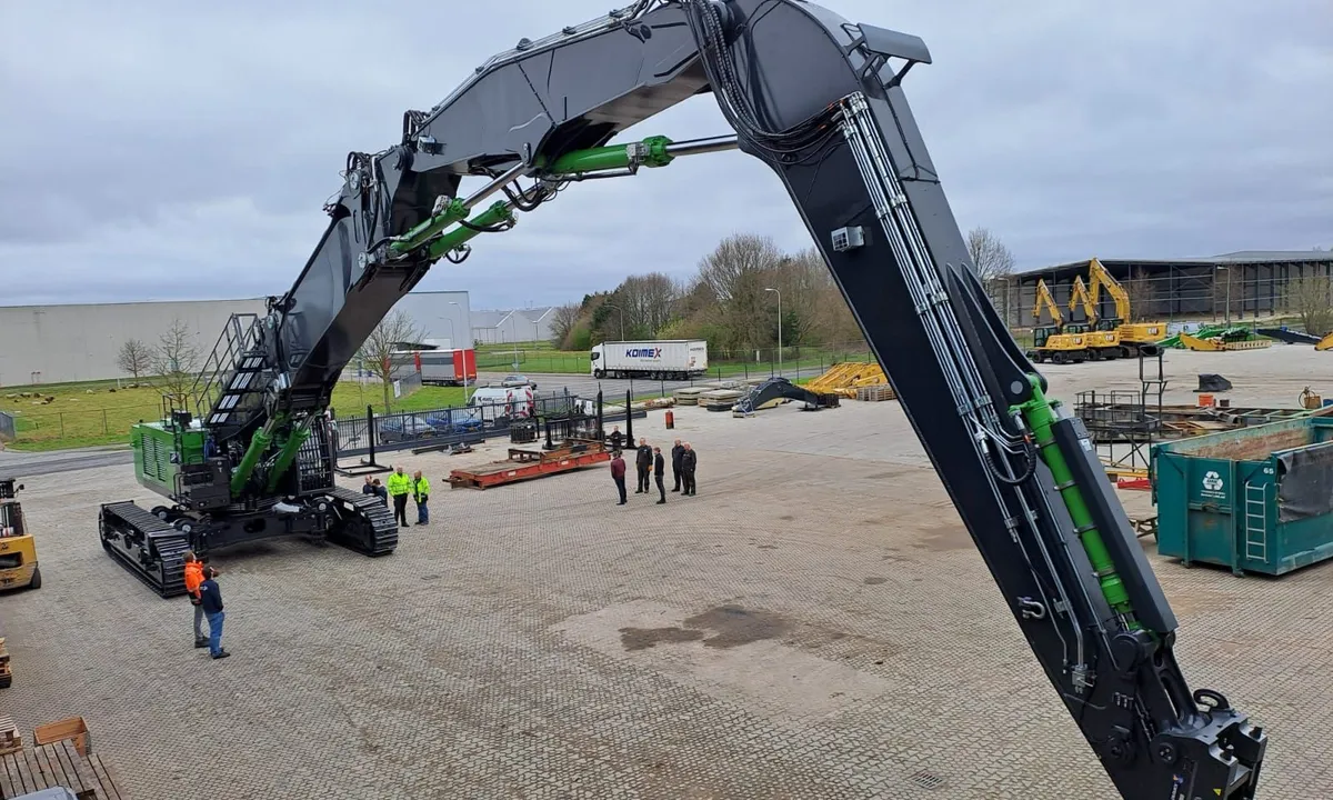 The first machine delivered under the STC Machines name